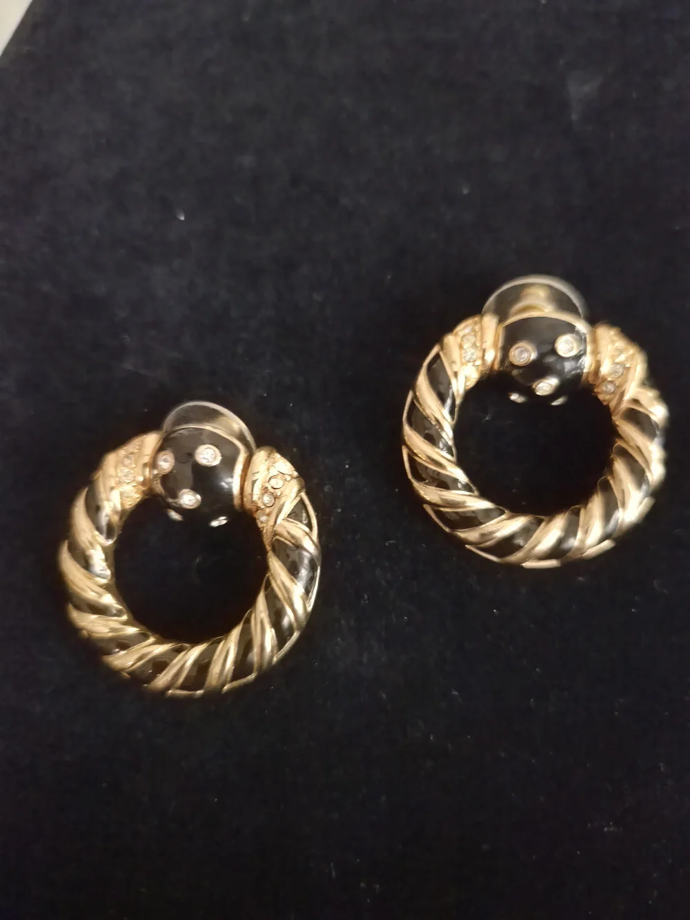JJ Jonette elegant gold